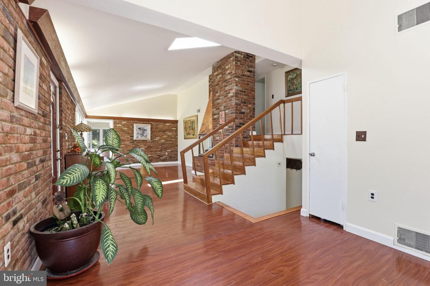 6811 Valley Brook Drive photo 5