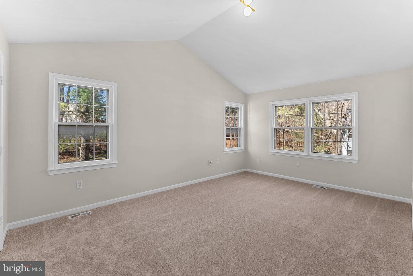 8228 Maple Ridge Avenue photo 32