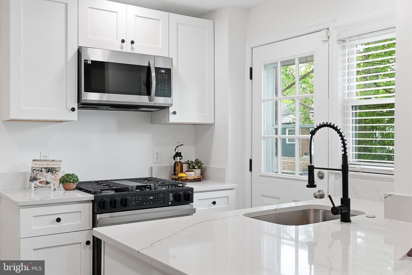 2212 Huntington Avenue photo 13