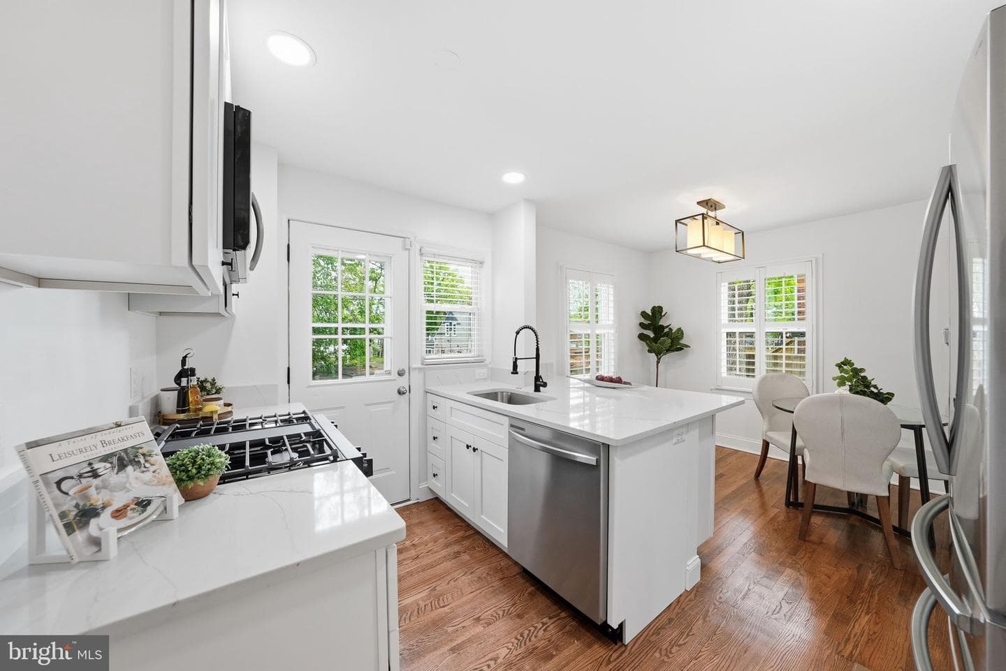 2212 Huntington Avenue photo 14