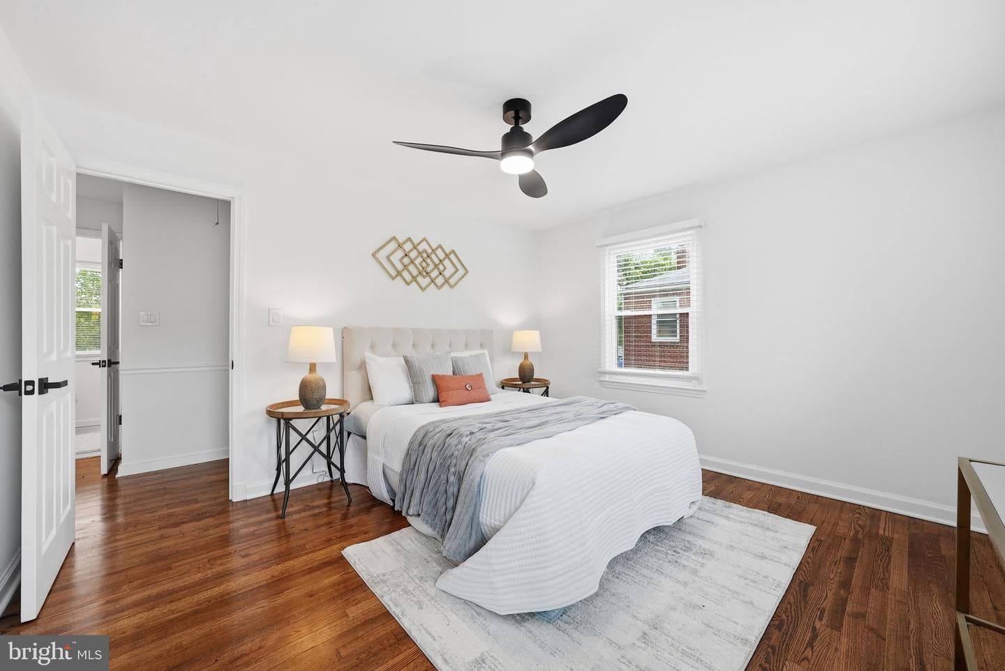 2212 Huntington Avenue photo 21