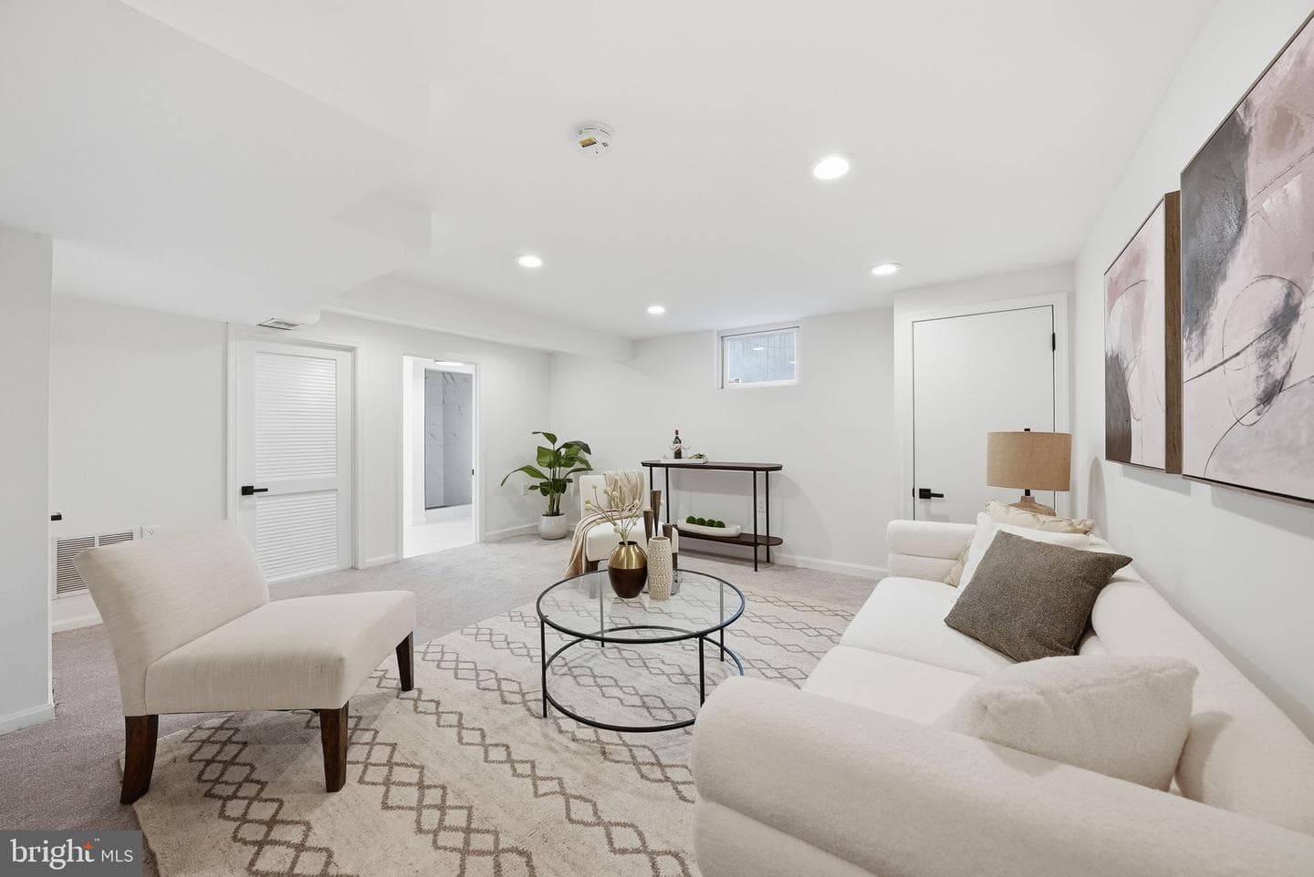 2212 Huntington Avenue photo 31