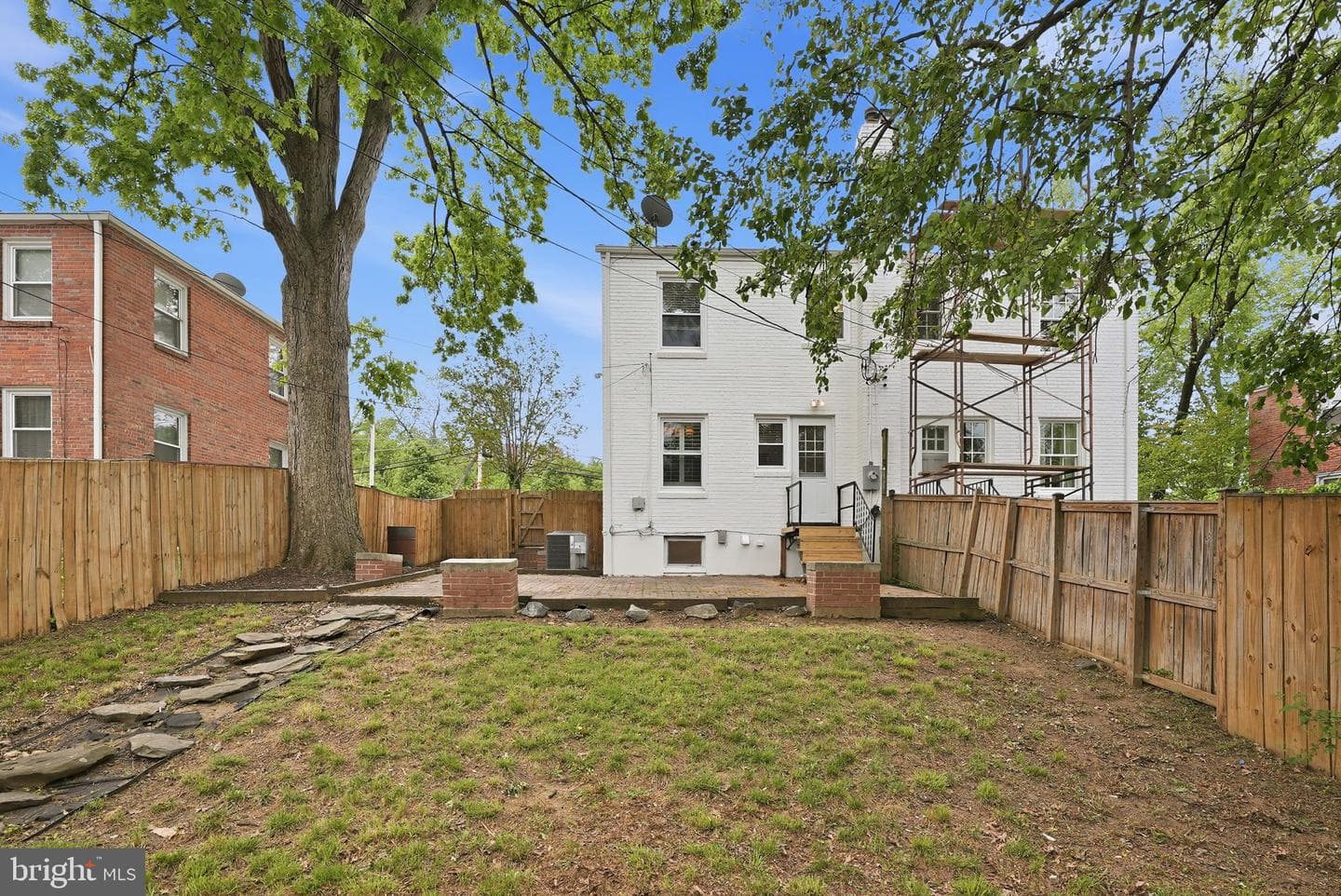 2212 Huntington Avenue photo 38