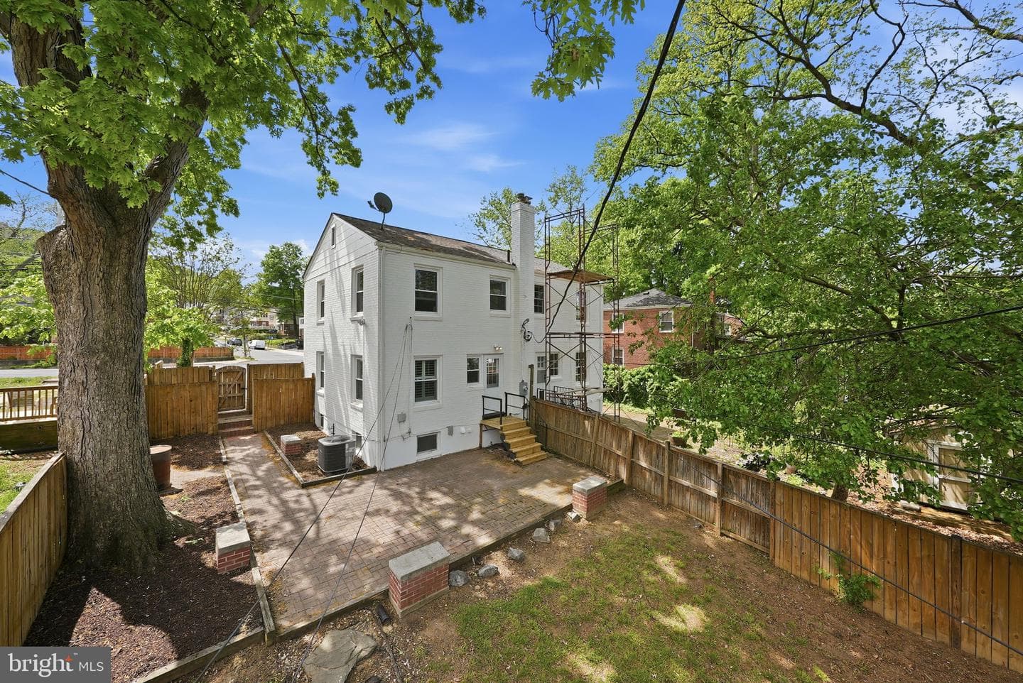 2212 Huntington Avenue photo 40