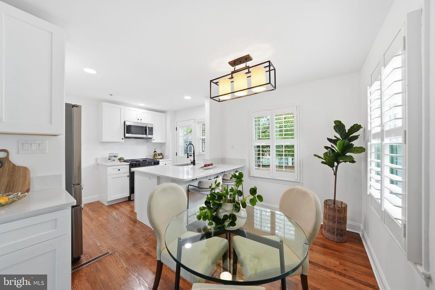 2212 Huntington Avenue photo 8