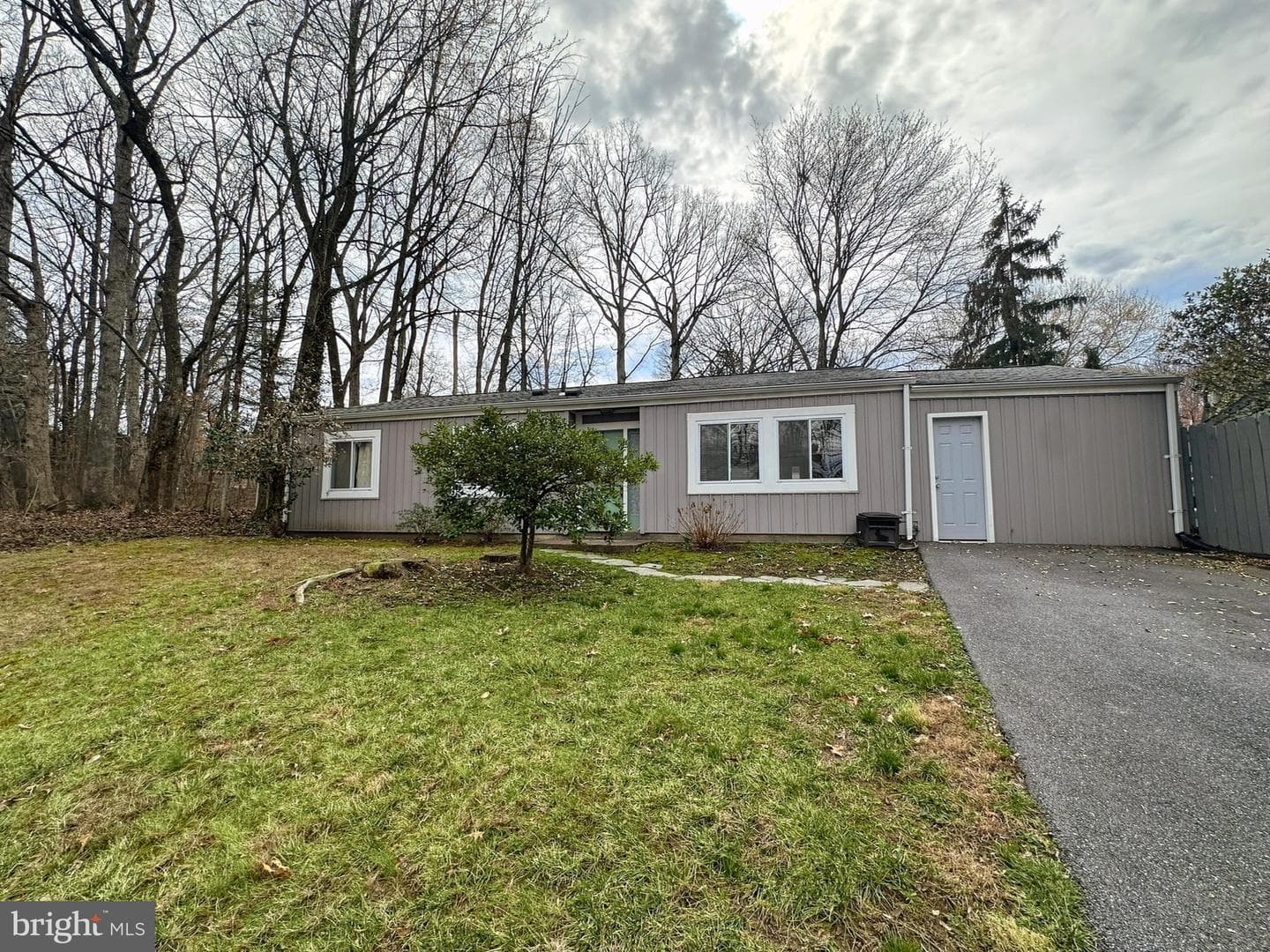 2215 Sanibel Drive, Reston