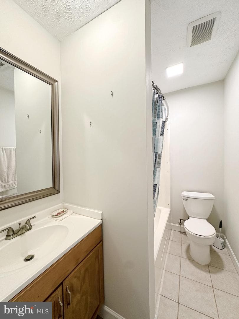 2215 Sanibel Drive photo 18