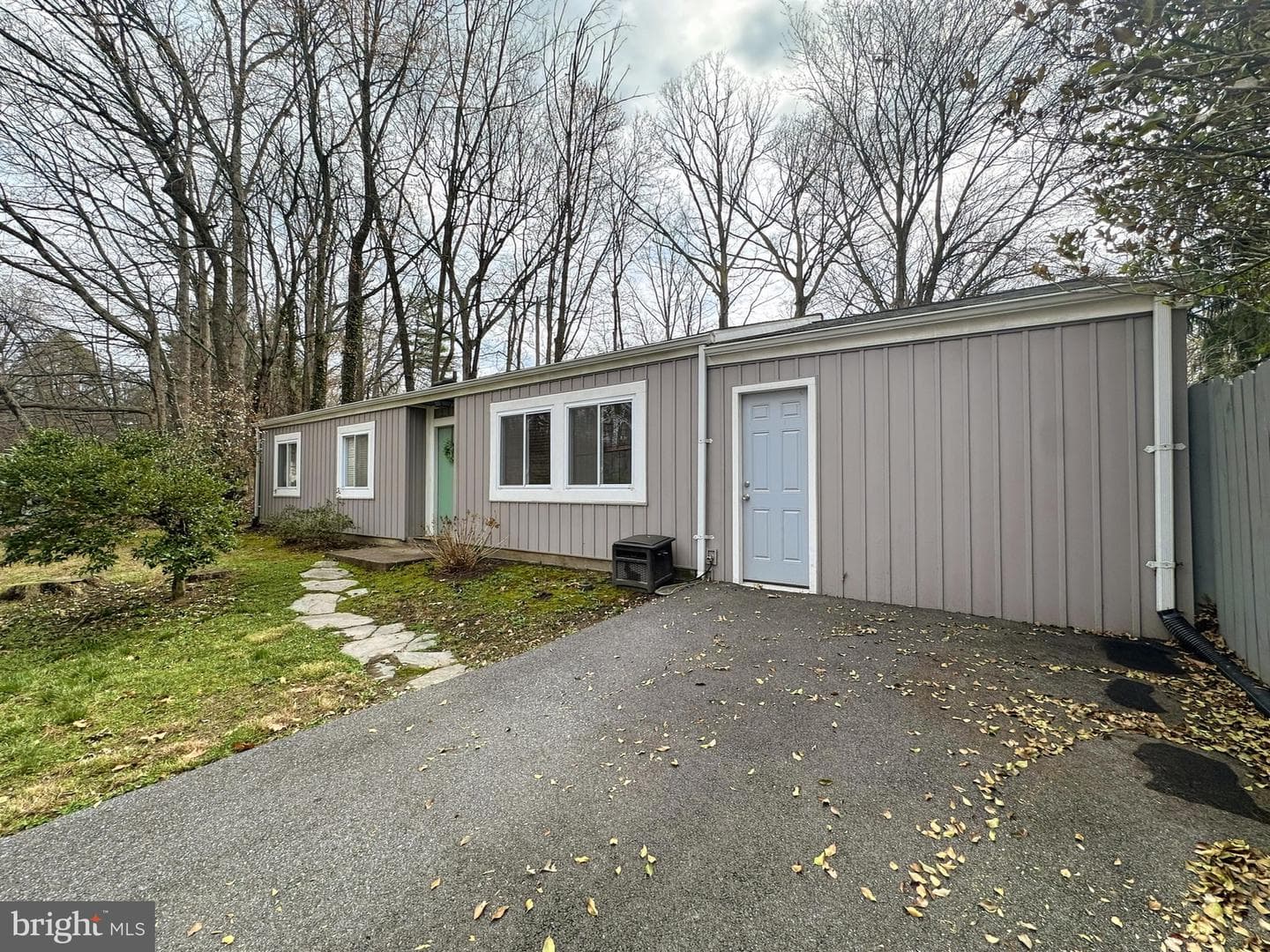 2215 Sanibel Drive, Reston