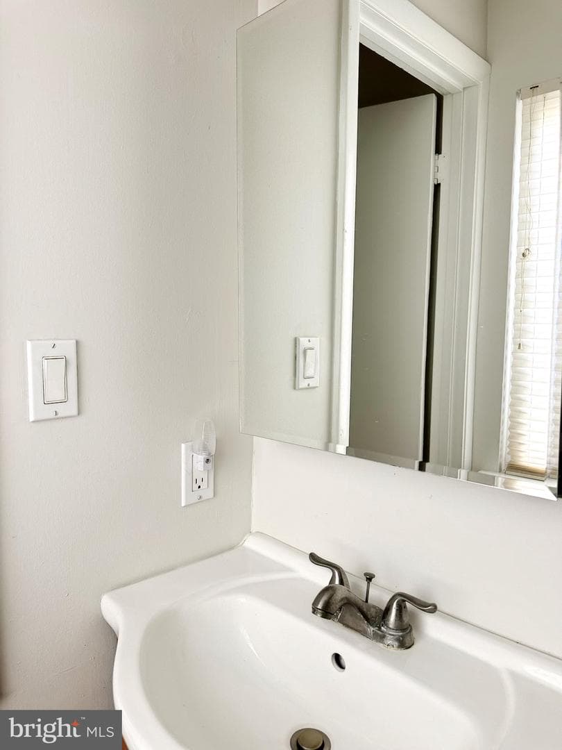 2215 Sanibel Drive photo 22