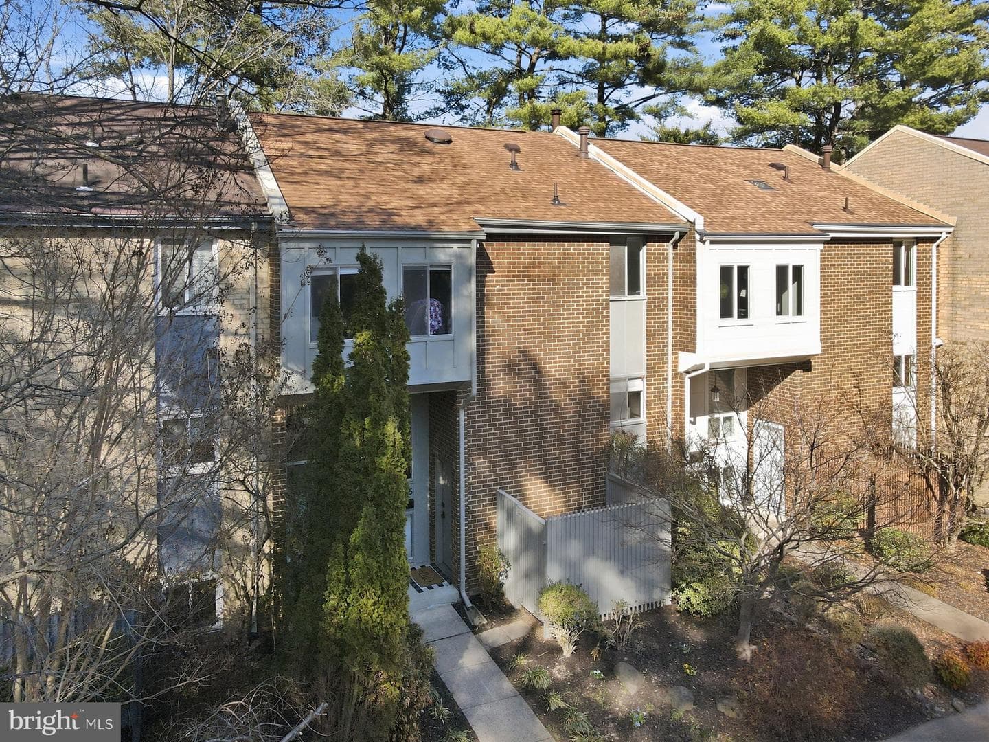 11025 Saffold Way photo 2