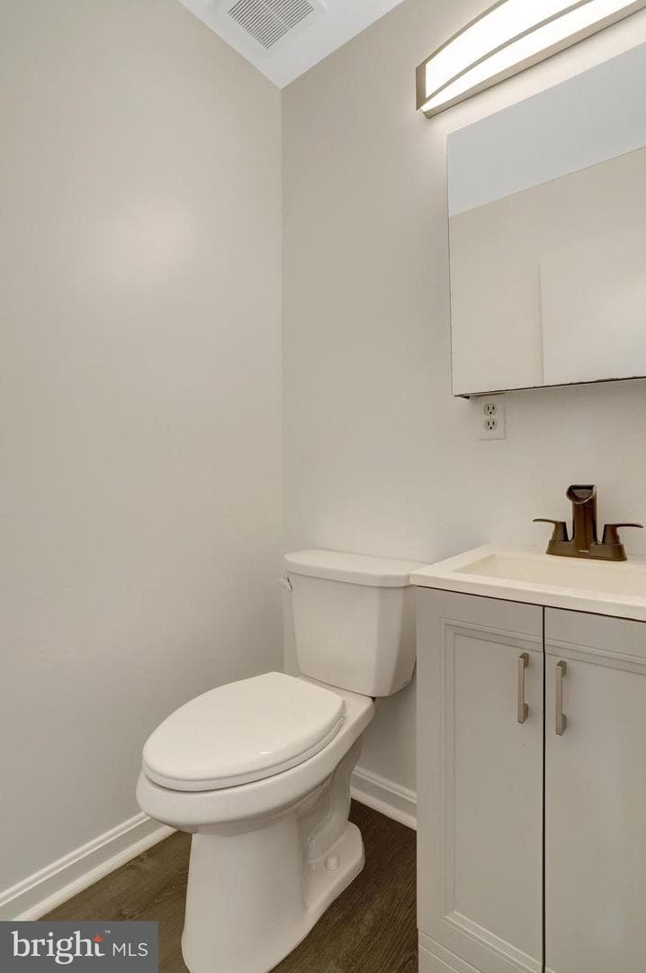 5840 Burke Manor Court photo 13