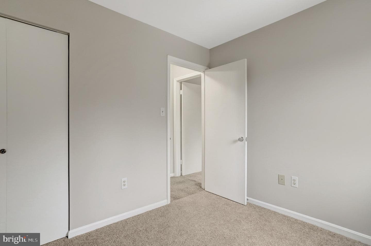 5840 Burke Manor Court photo 22