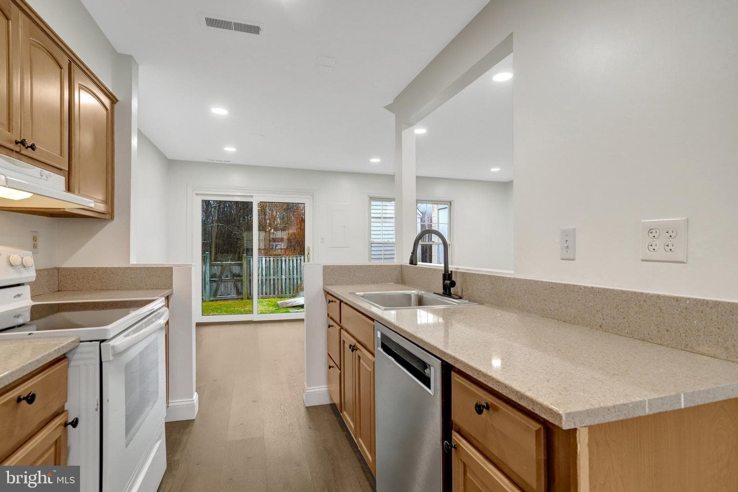 5840 Burke Manor Court photo 7