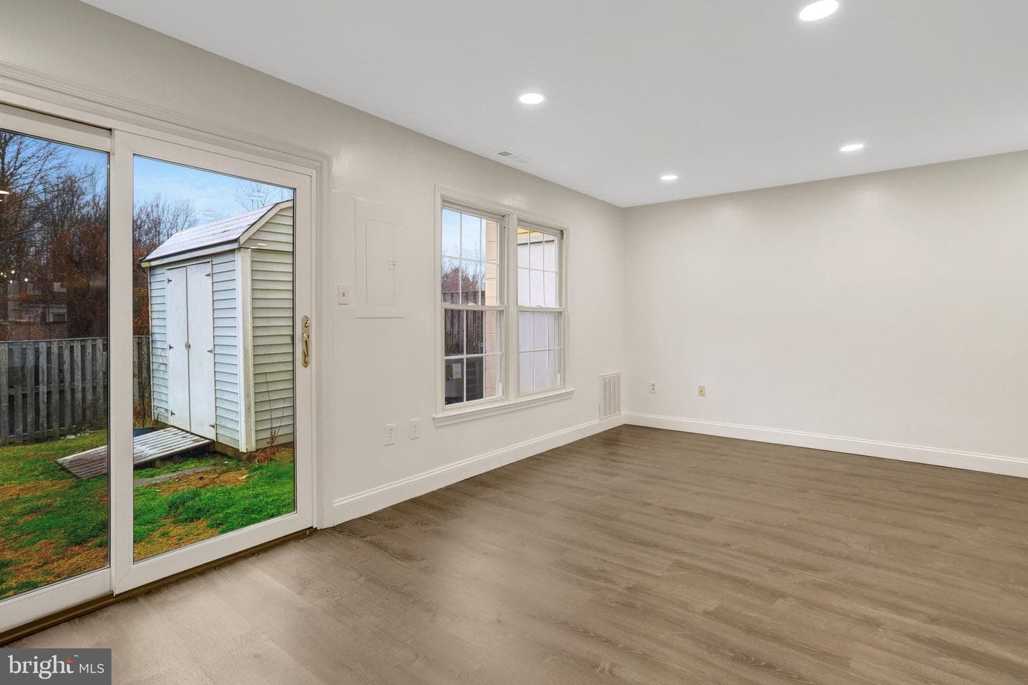 5840 Burke Manor Court photo 8