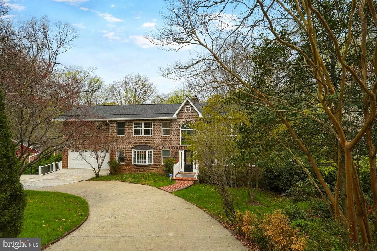 6532 Spring Valley Drive photo 2