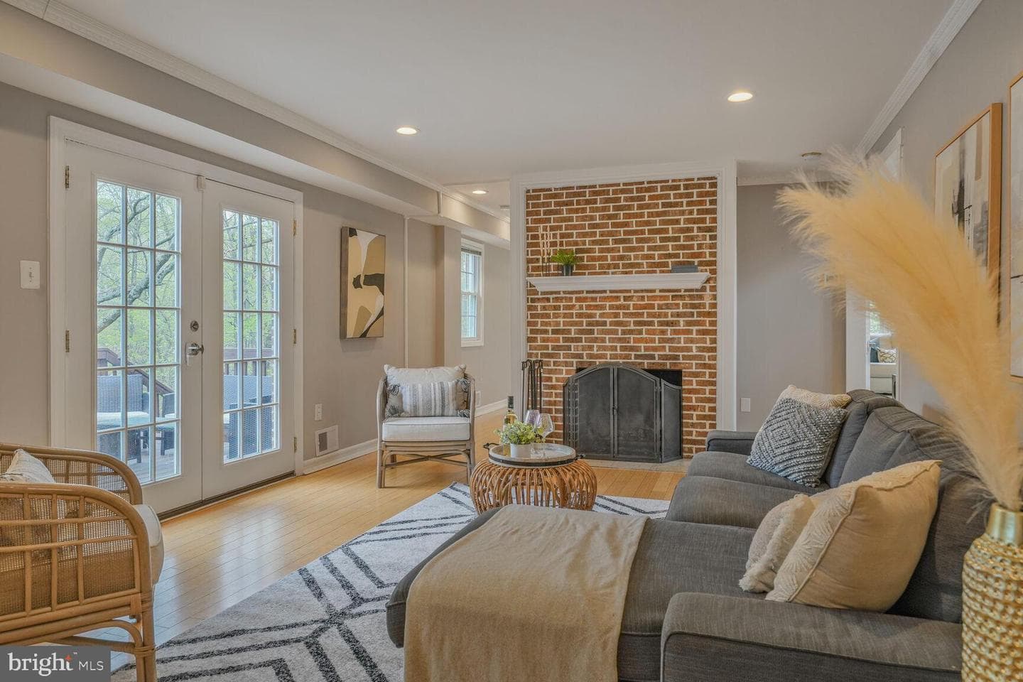 6532 Spring Valley Drive photo 8