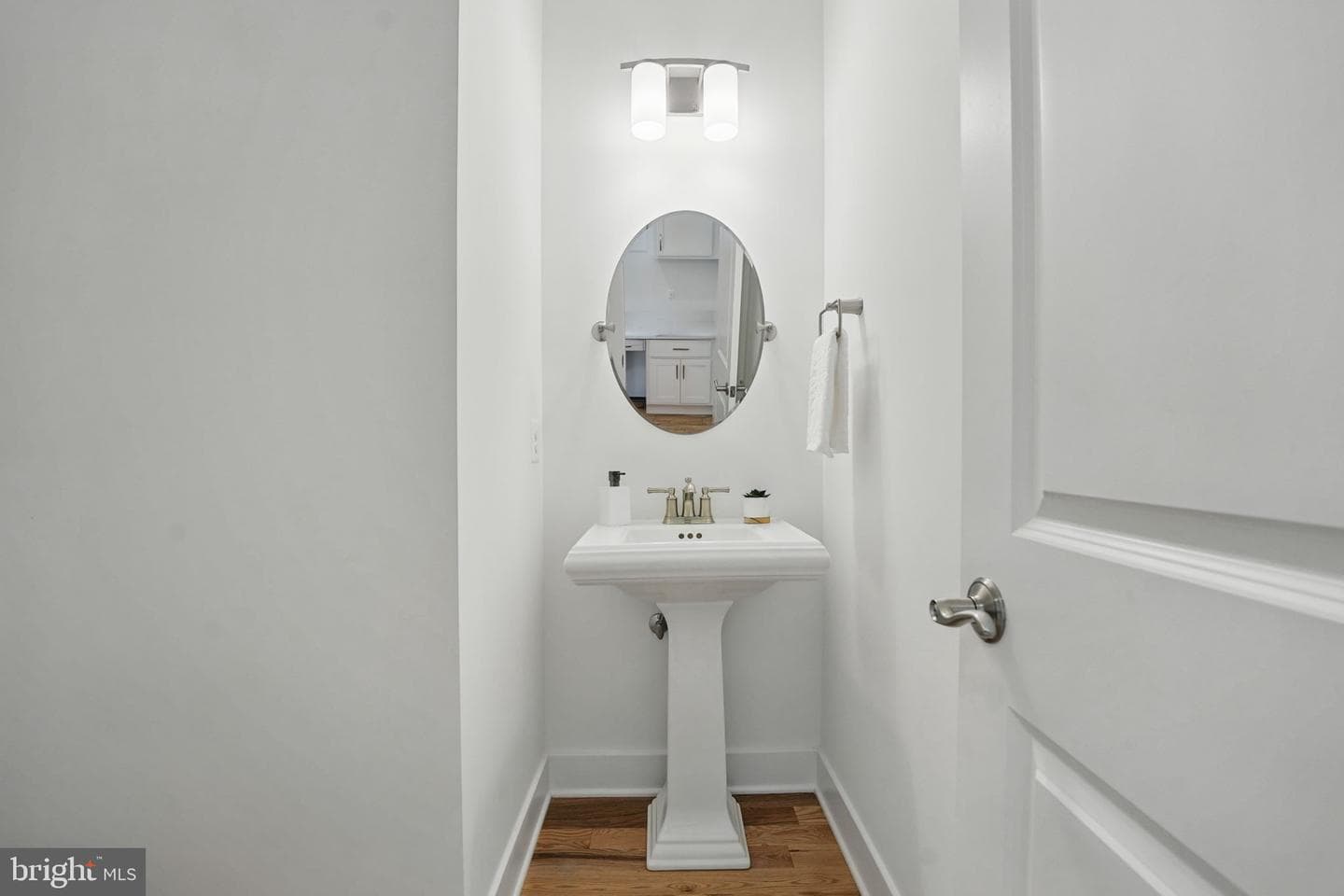 3857 Pinewood Terrace photo 13