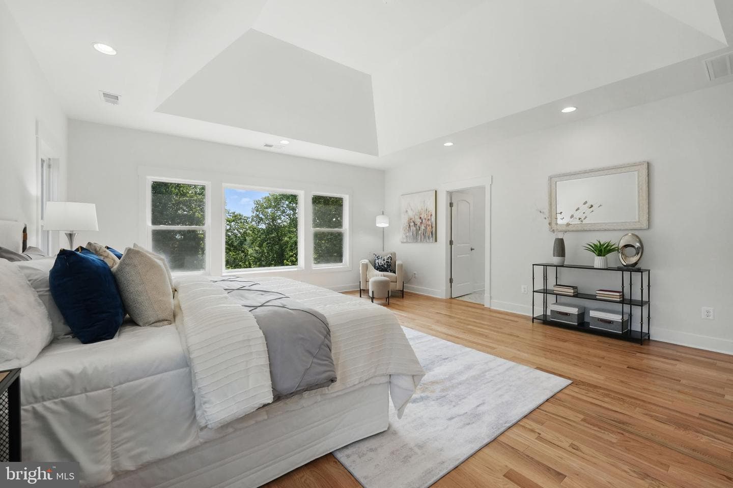 3857 Pinewood Terrace photo 16