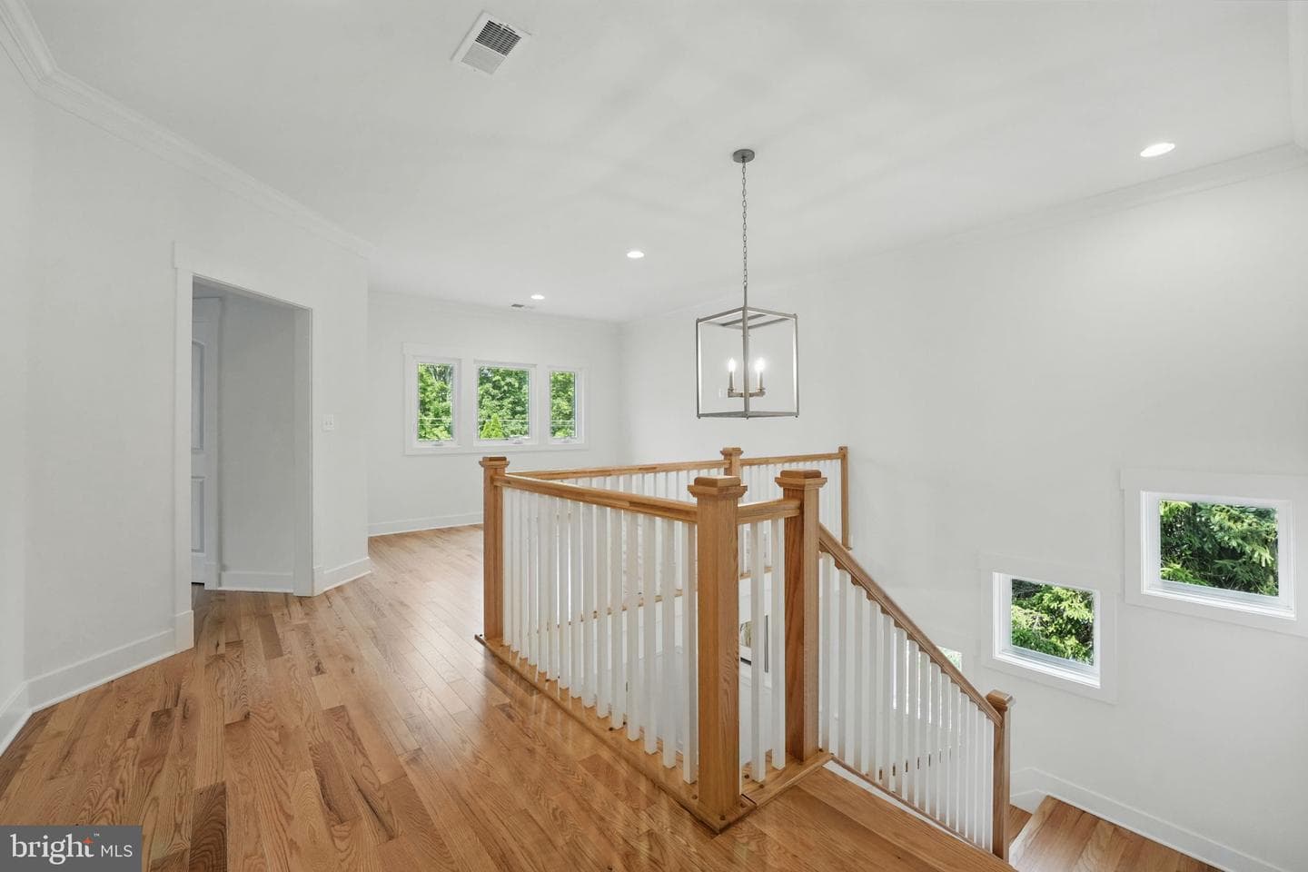 3857 Pinewood Terrace photo 27