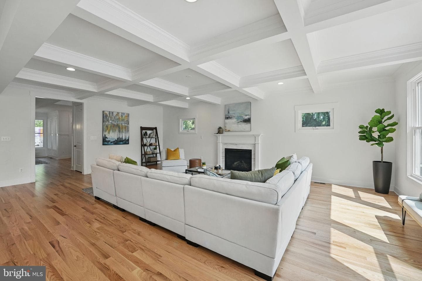 3857 Pinewood Terrace photo 4