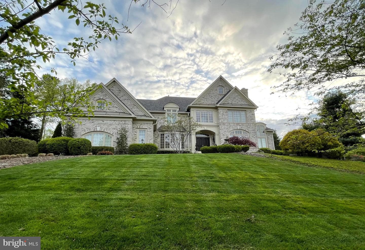 1156 Fieldview Drive photo 2