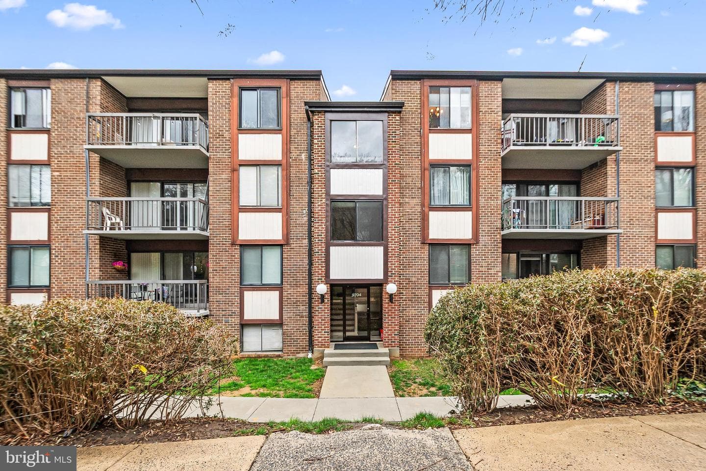 9704 Kingsbridge Drive #304 photo 2