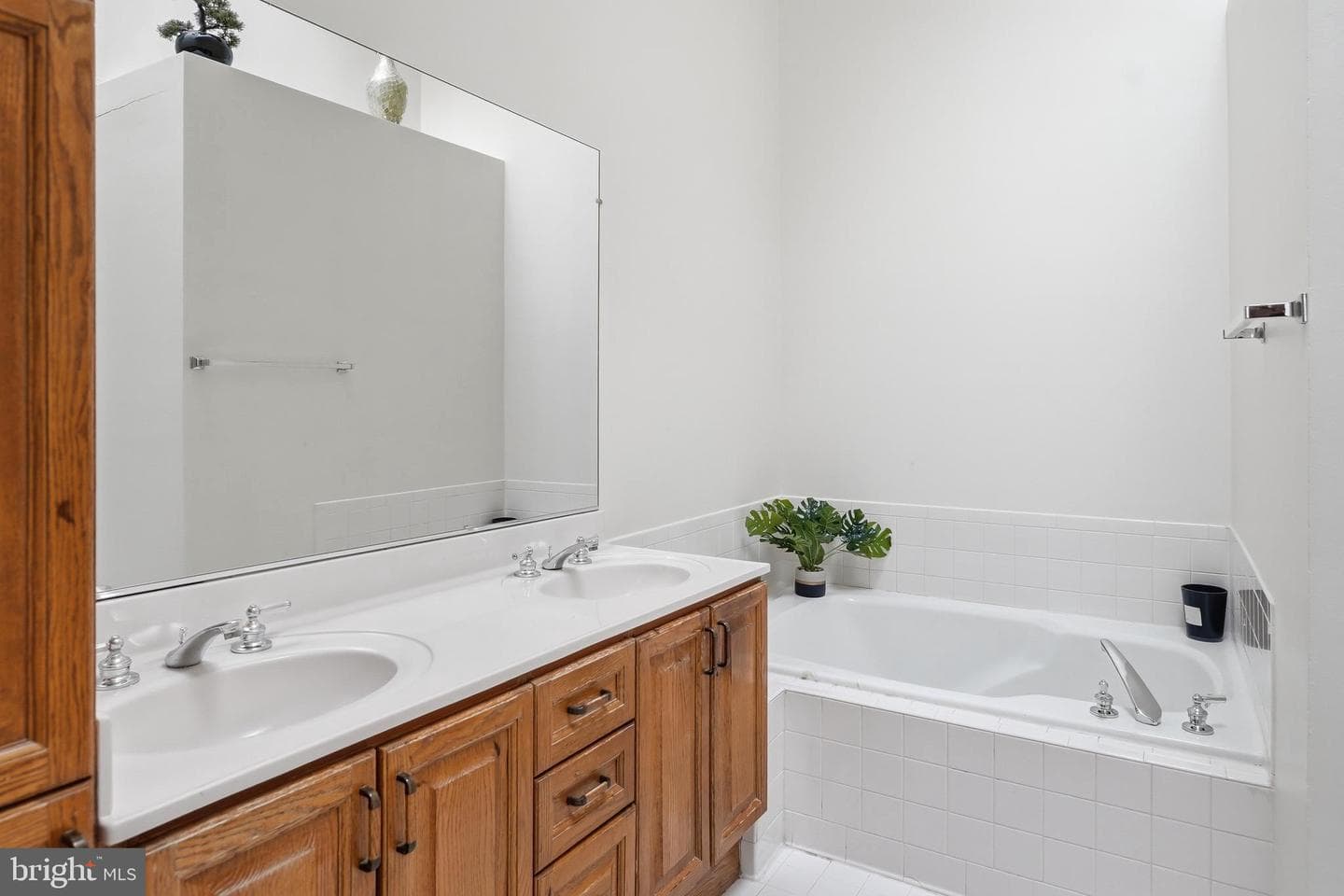 6524 Milva Lane photo 27
