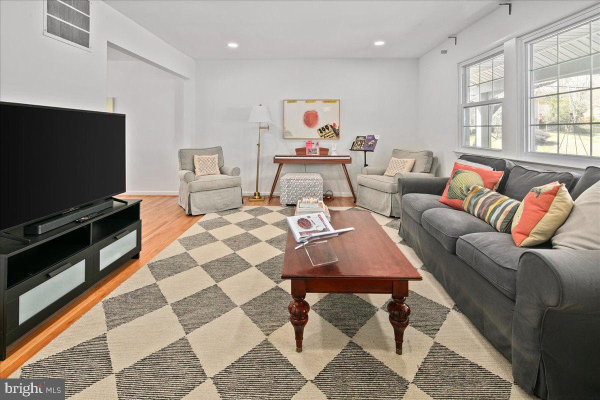 3123 Little Creek Lane photo 4