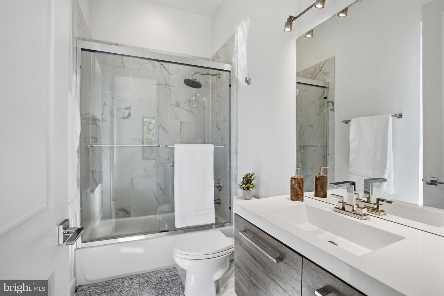 1513 Oakview Drive photo 42