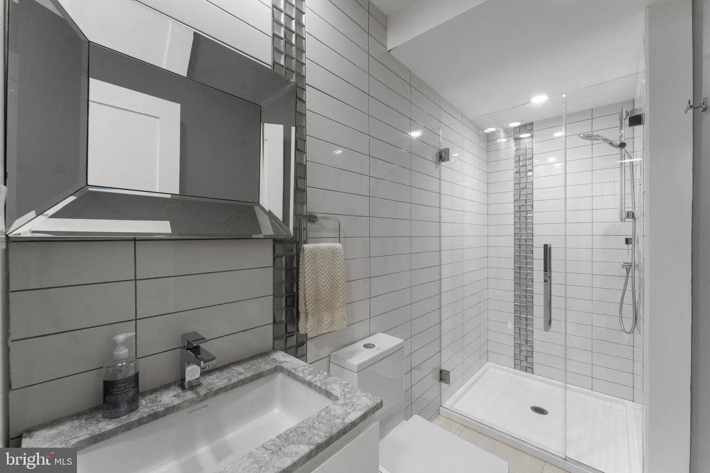 11587 Maple Ridge Road photo 17