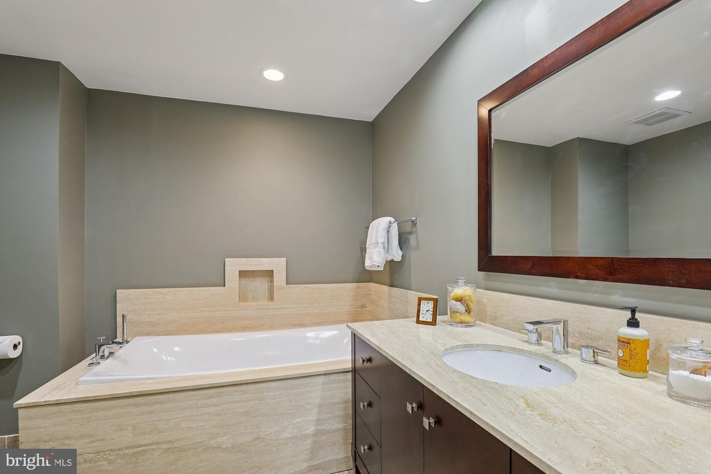 8019 Galla Knoll Circle photo 29