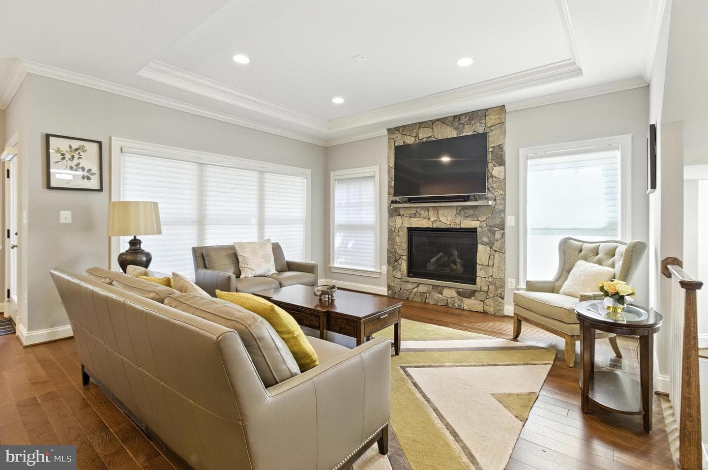 6838 Saint Albans Road photo 17