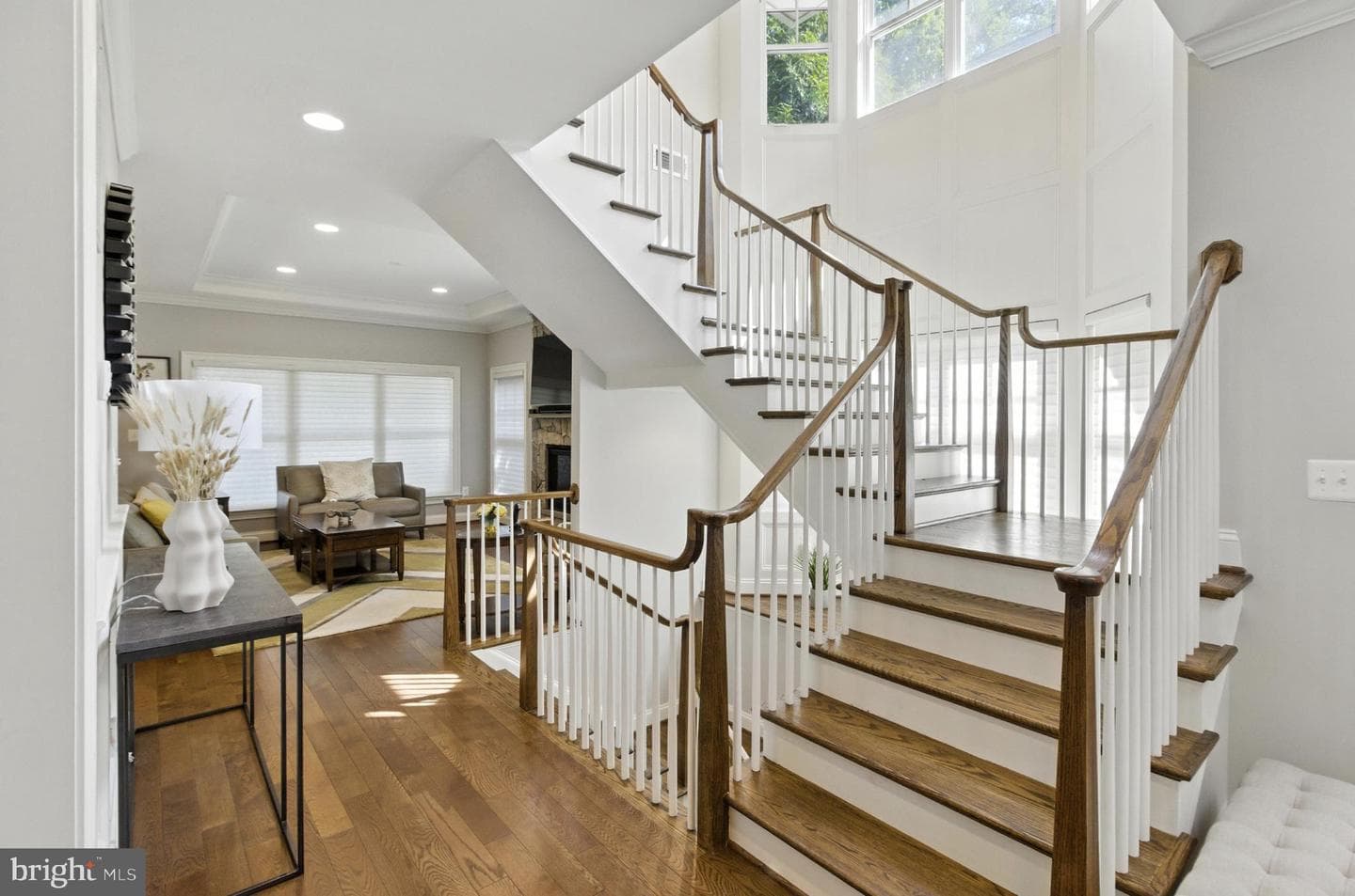 6838 Saint Albans Road photo 18