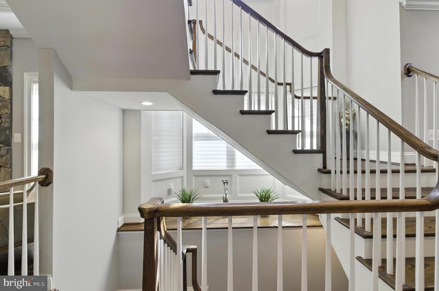 6838 Saint Albans Road photo 19