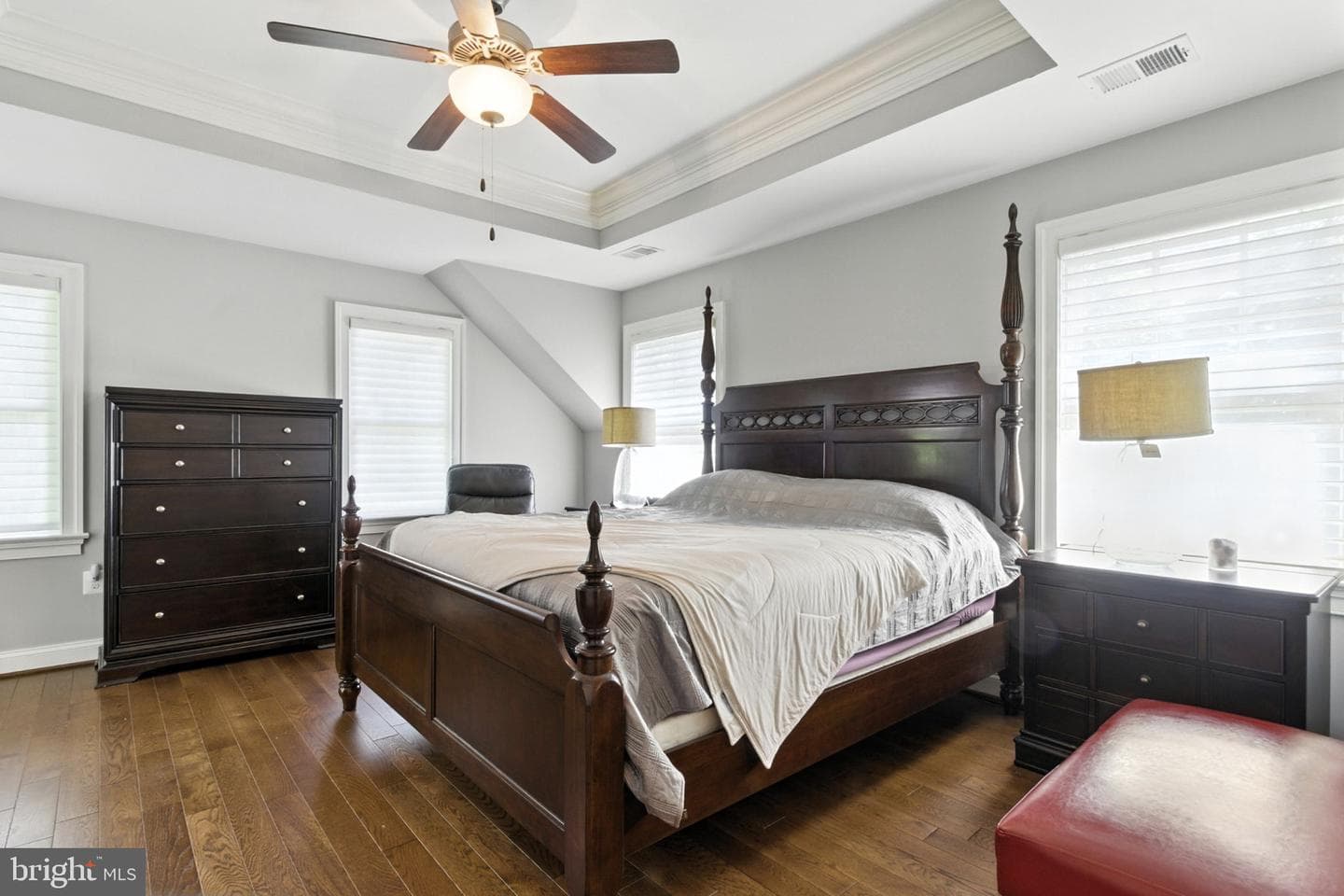 6838 Saint Albans Road photo 23