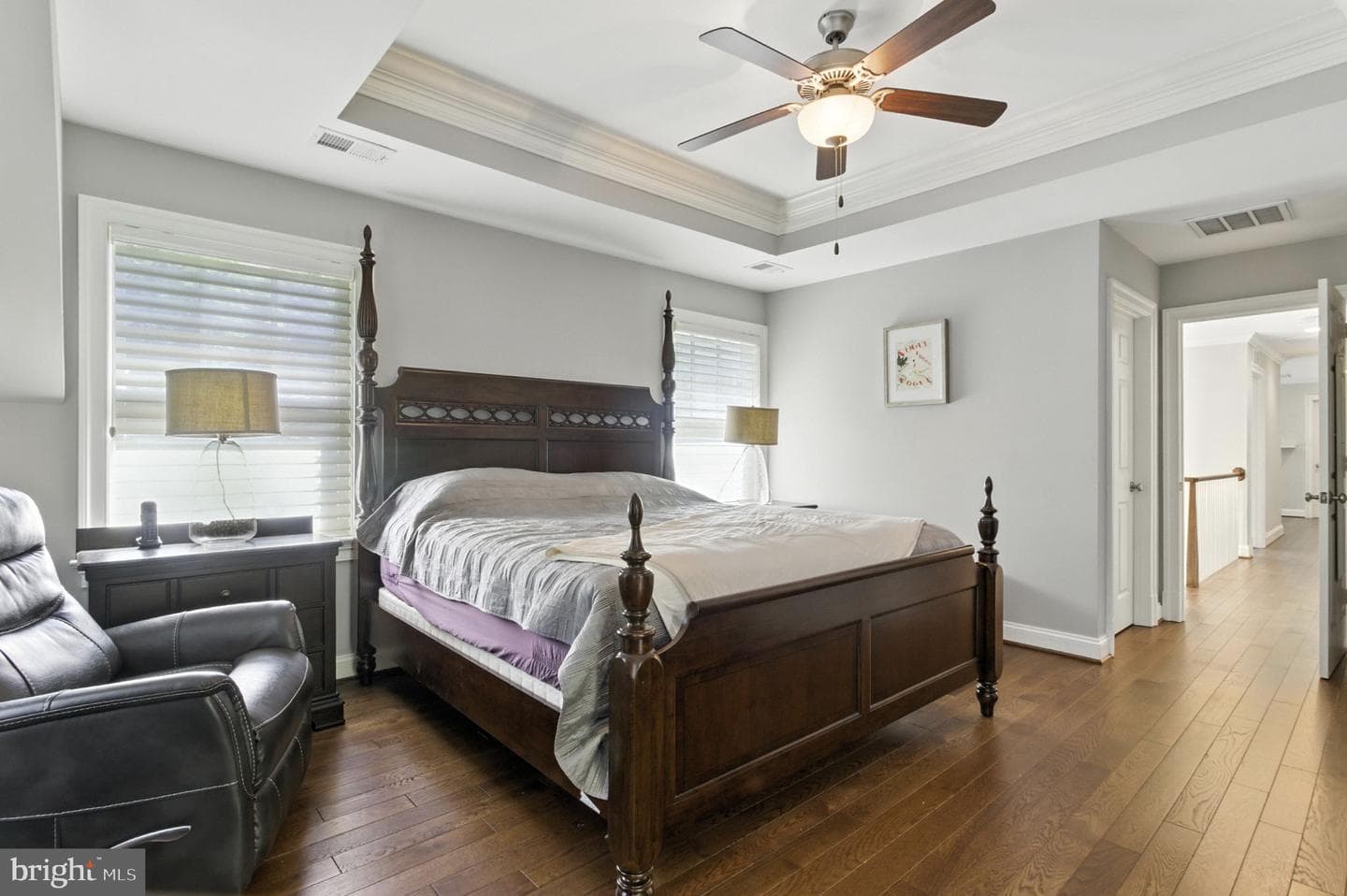 6838 Saint Albans Road photo 24