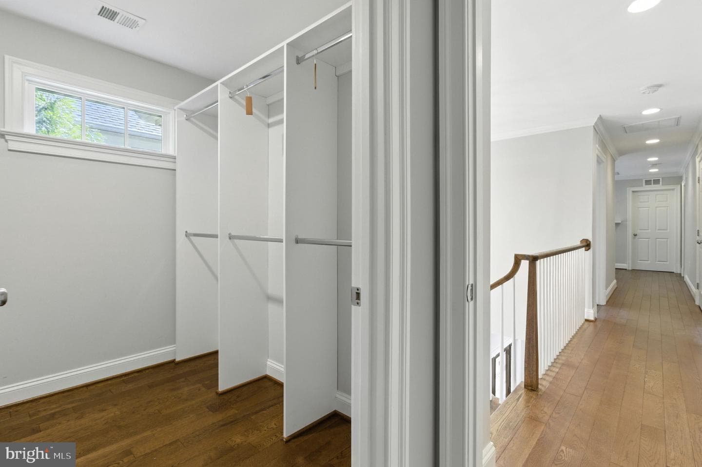 6838 Saint Albans Road photo 29