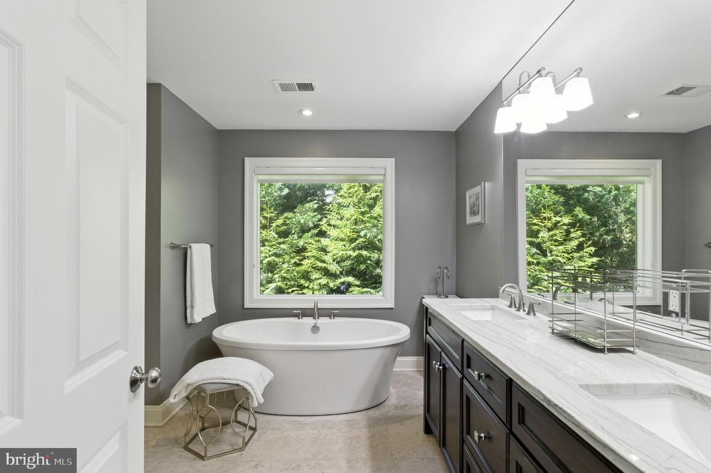 6838 Saint Albans Road photo 31