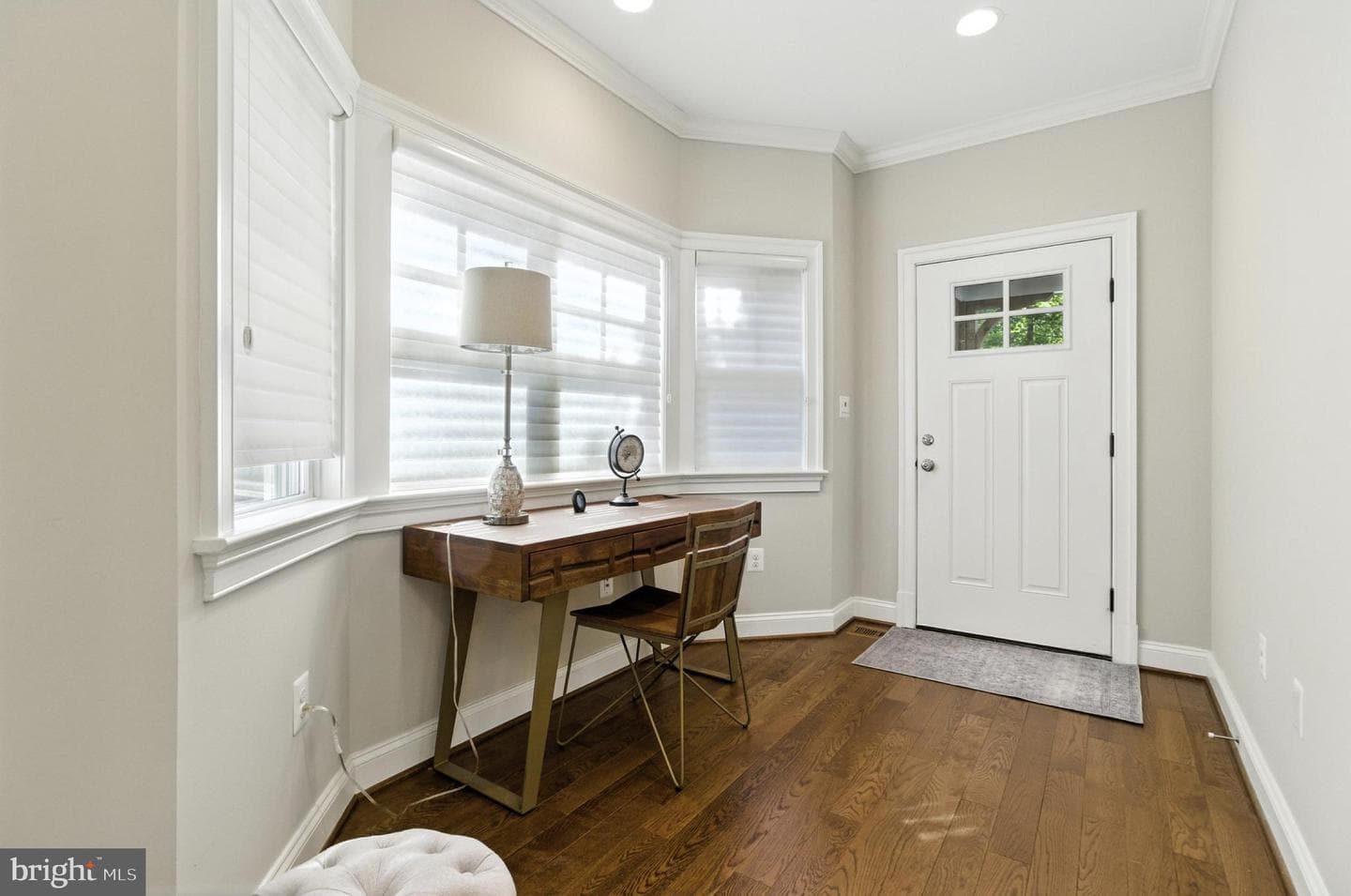 6838 Saint Albans Road photo 4