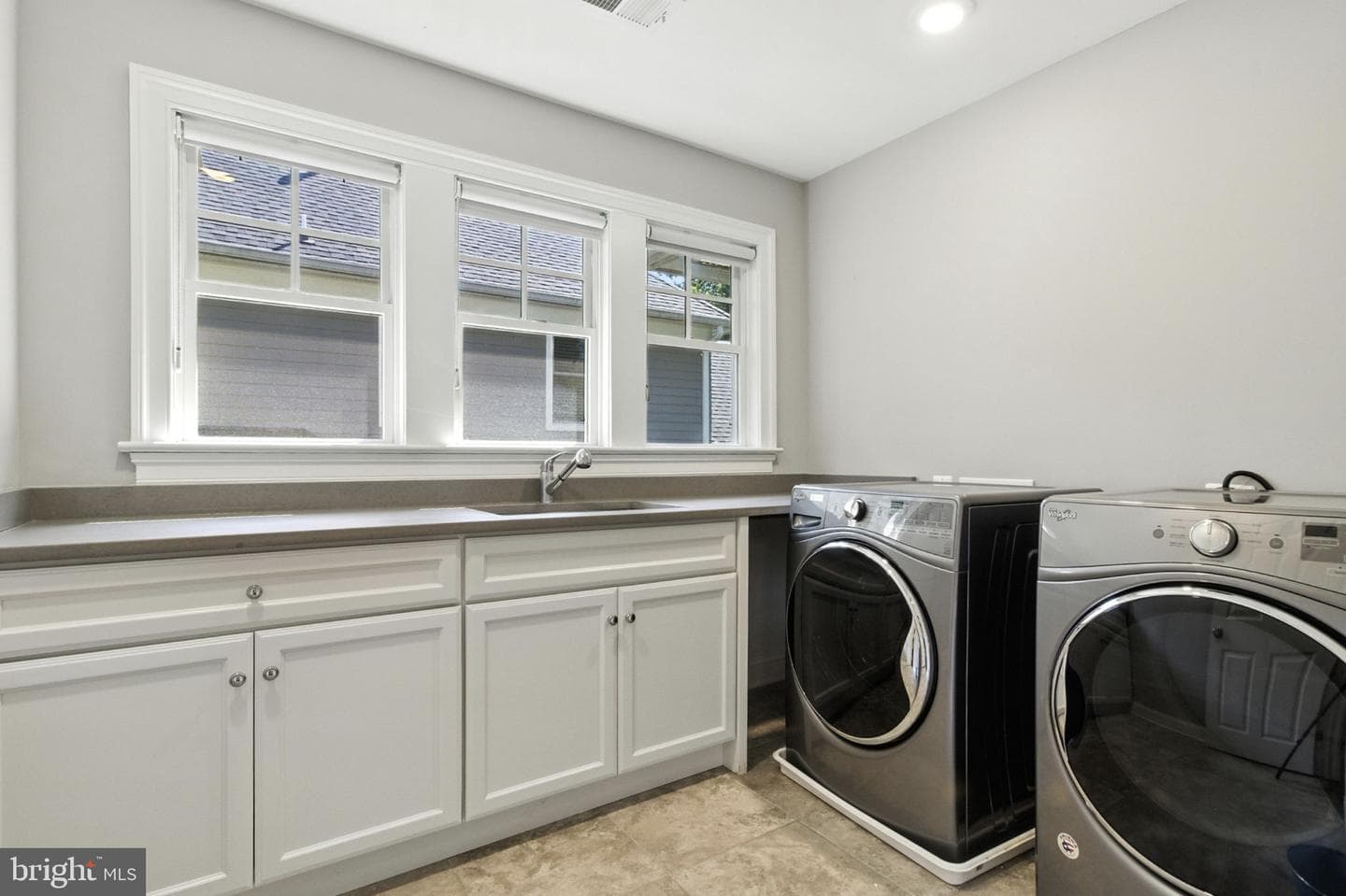 6838 Saint Albans Road photo 42
