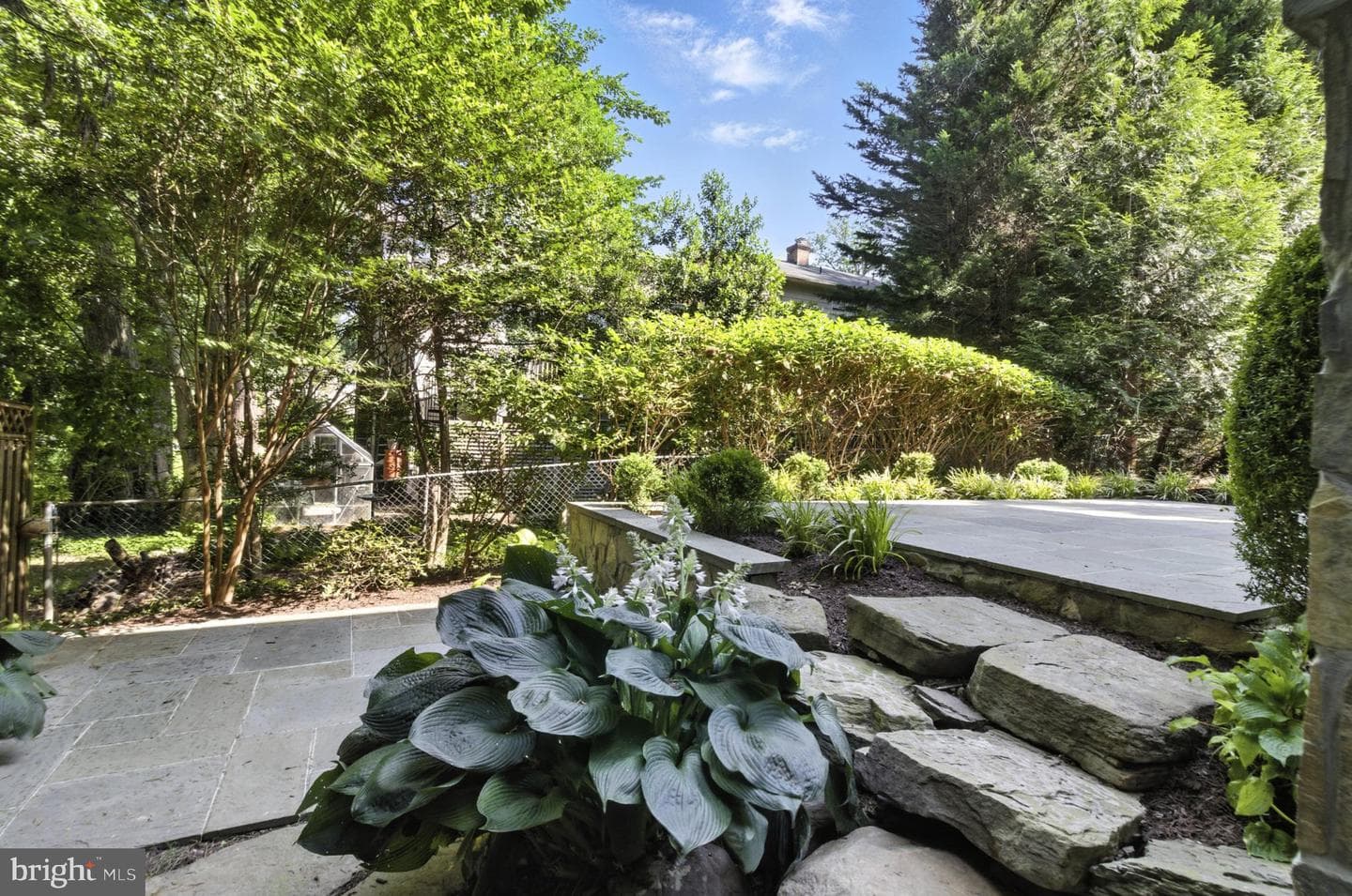 6838 Saint Albans Road photo 43