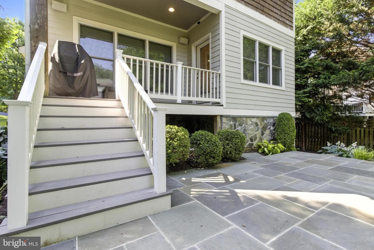 6838 Saint Albans Road photo 46