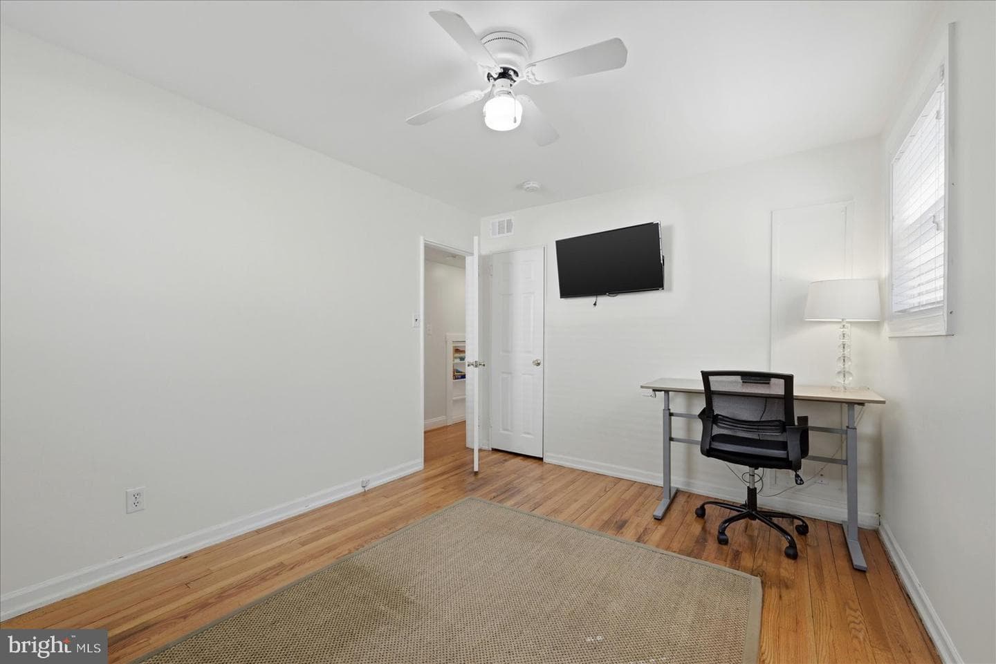 7309 Woodley Place photo 19