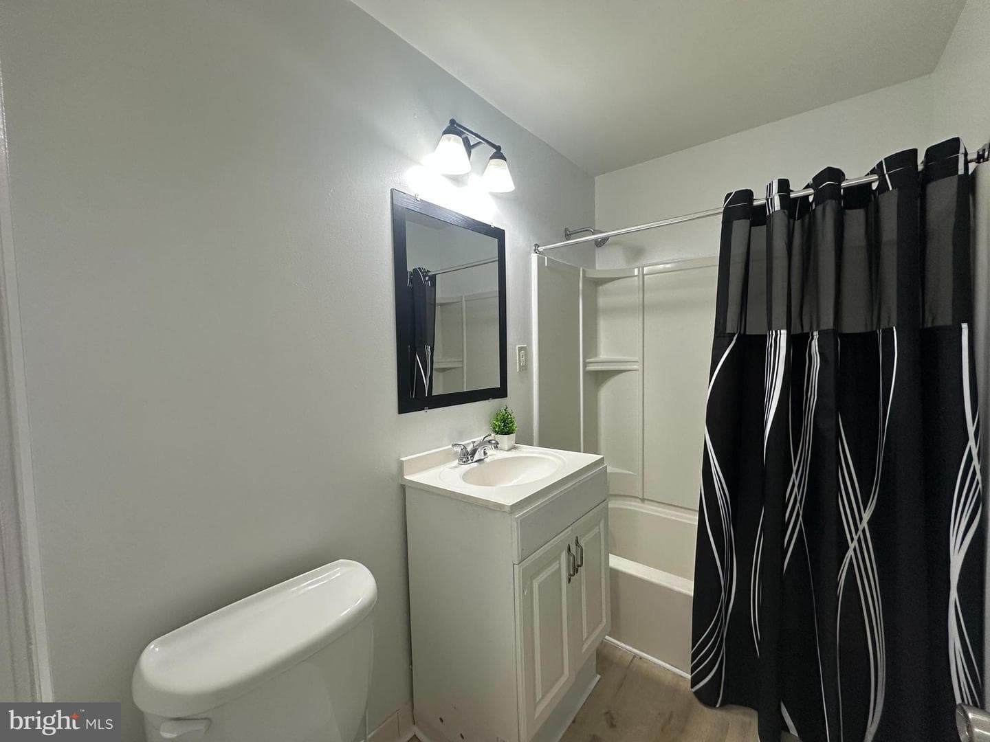 5530 Halwis Street photo 18