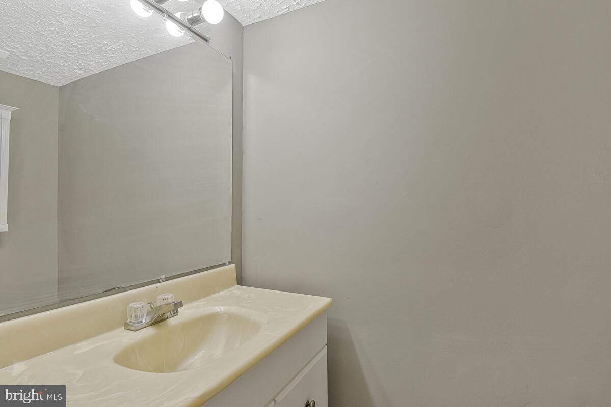 8524 Blue Rock Lane photo 23