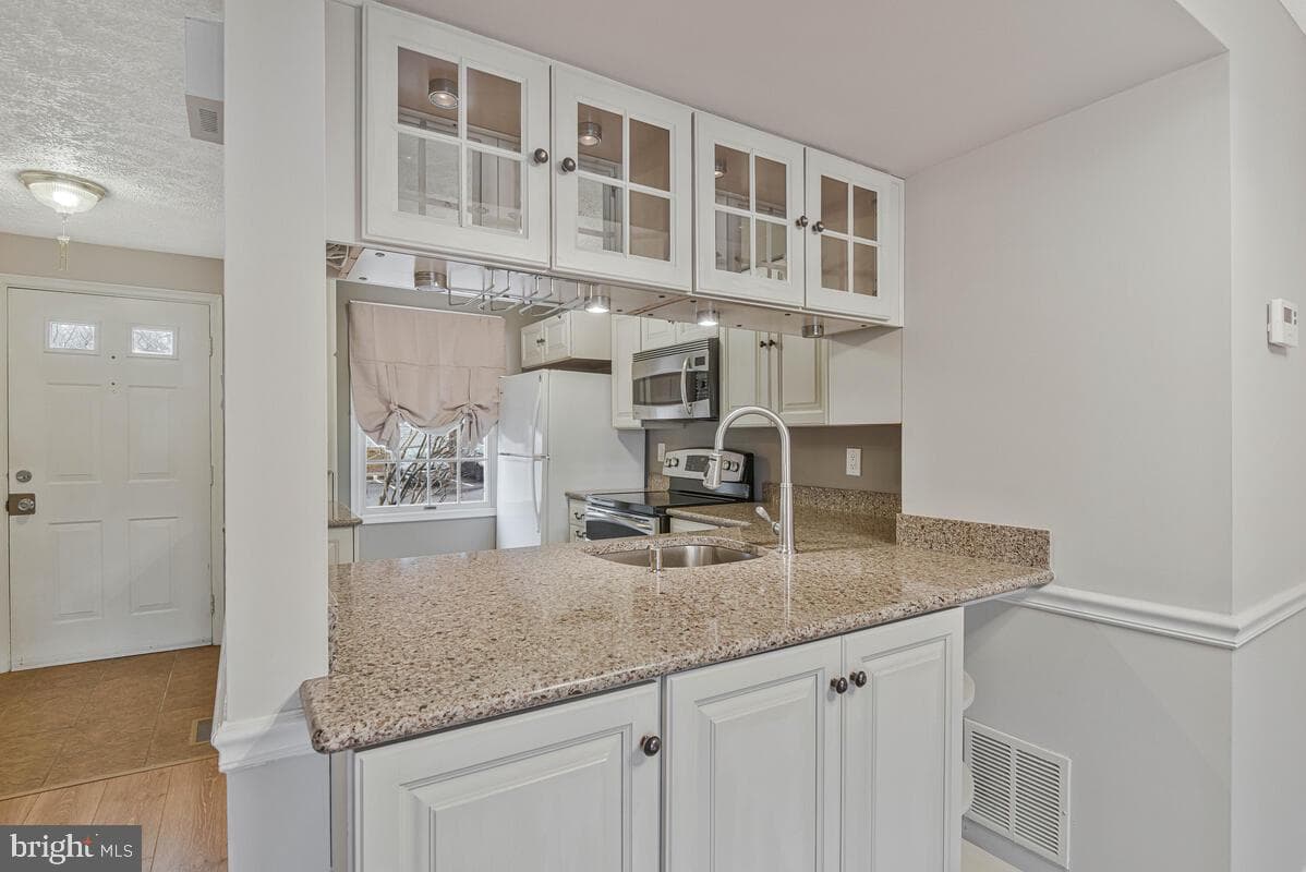 8524 Blue Rock Lane photo 9