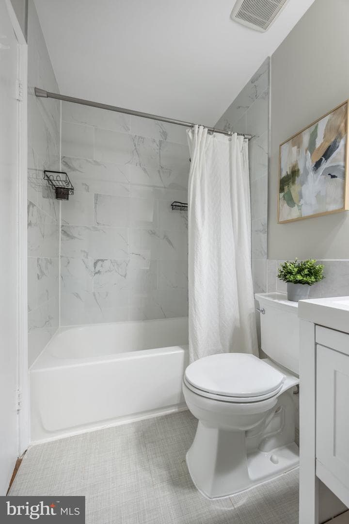 5822 Burke Manor Court photo 25