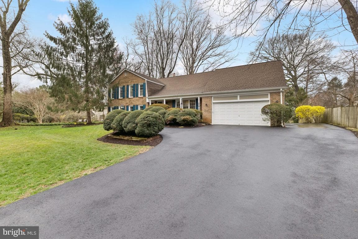 2698 Linda Marie Drive photo 2