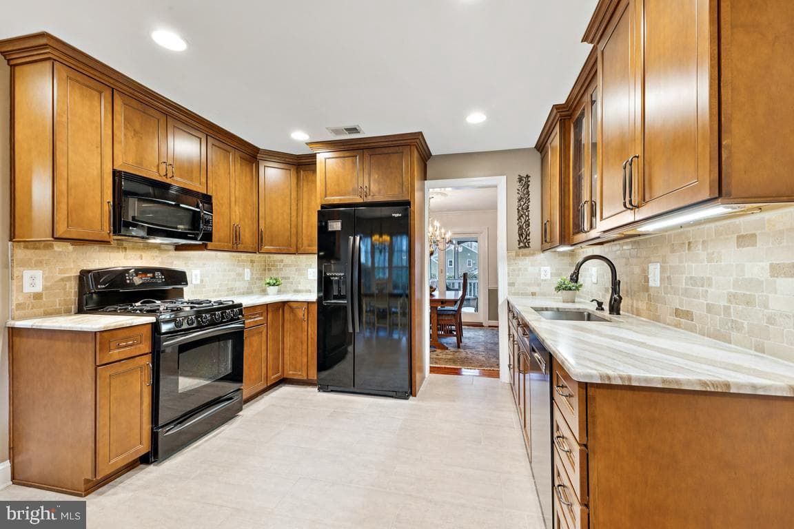 2698 Linda Marie Drive photo 3