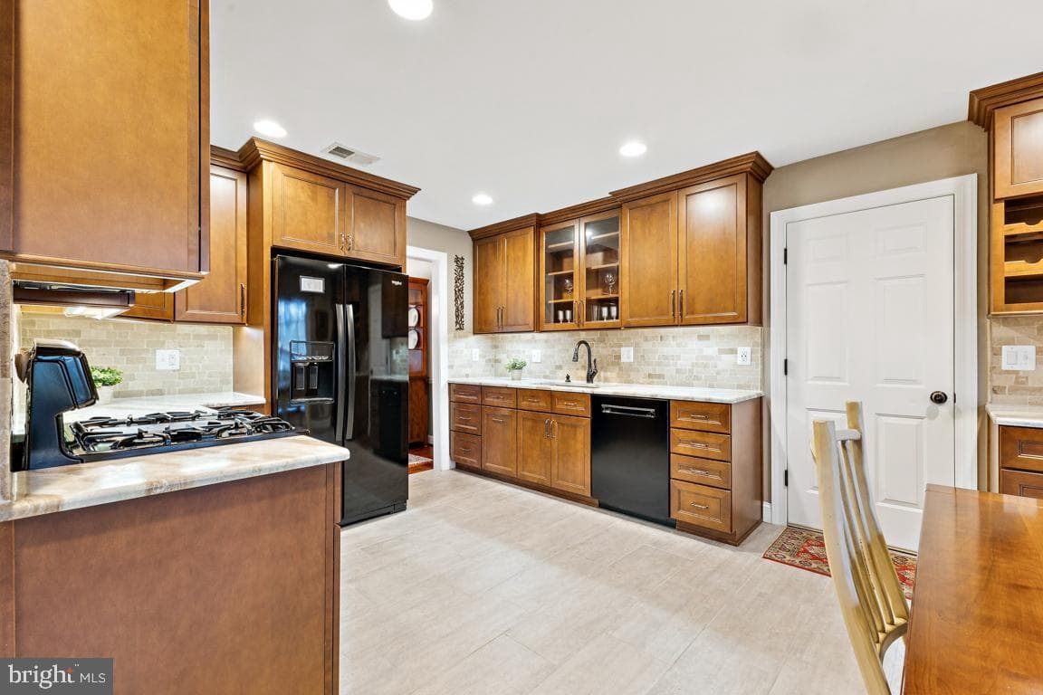 2698 Linda Marie Drive photo 5